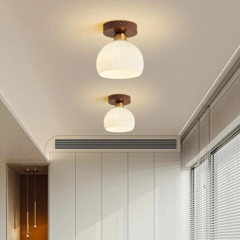 Plafonnier Vintage en Verre et Noyer pour un Éclairage Domestique Sophistiqué | Marco Lucetti