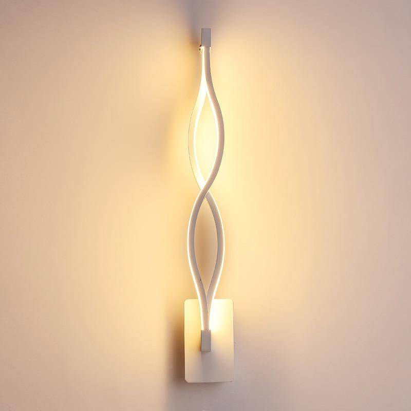 Applique murale LED design en métal courbé