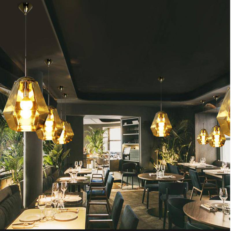 Suspension LED en verre coloré : Diamants Design