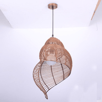Suspension Spirale Coquillage Bois Pastoral.