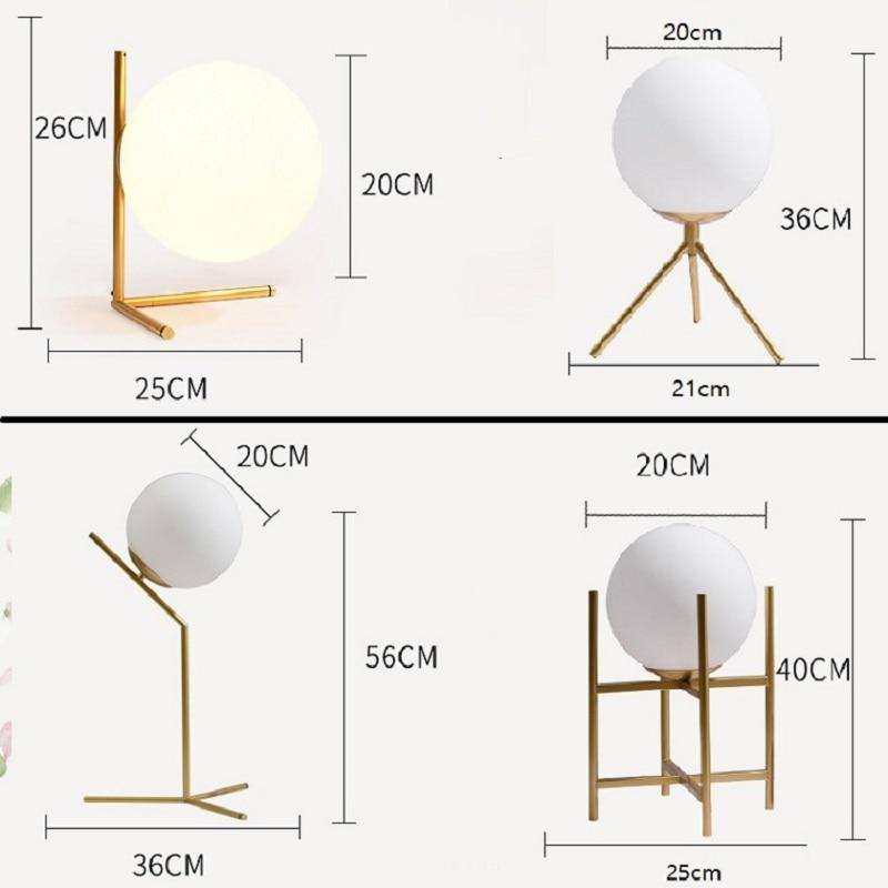 Lampe à poser dorée design