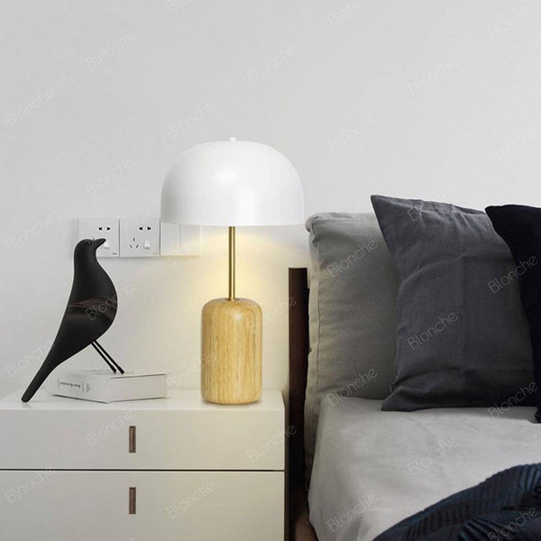 Lampe LED en bois avec abat-jour blanc