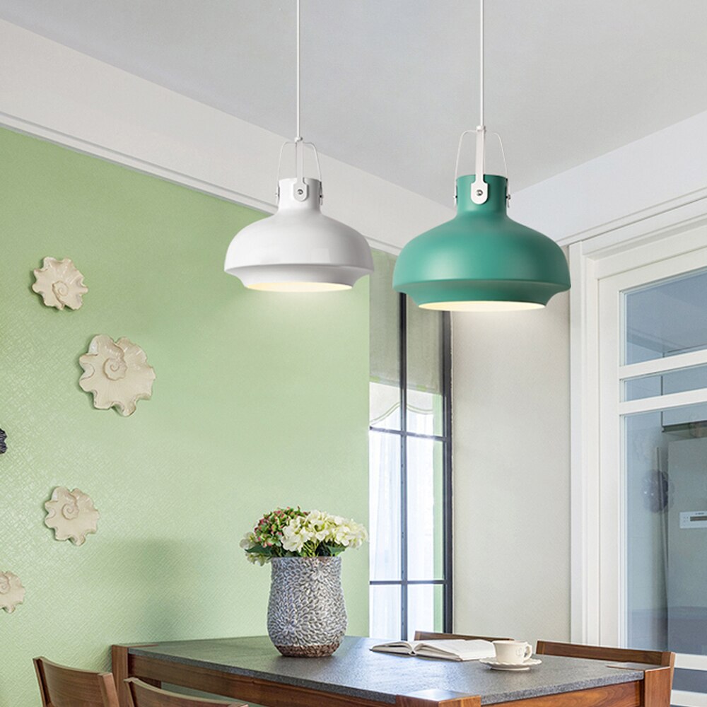 Suspension Aliza : Design Industriel avec Abat-jour Coloré