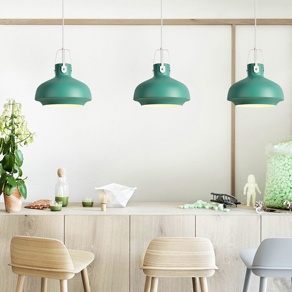 Suspension Aliza : Design Industriel avec Abat-jour Coloré