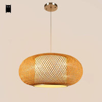 Suspension japonaise en bambou tressé oval.