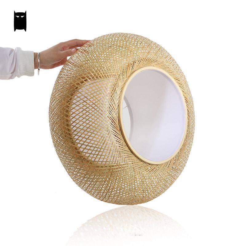 Suspension japonaise en bambou tressé oval.