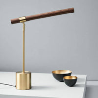Lampe de table design LED dorée en métal et bois