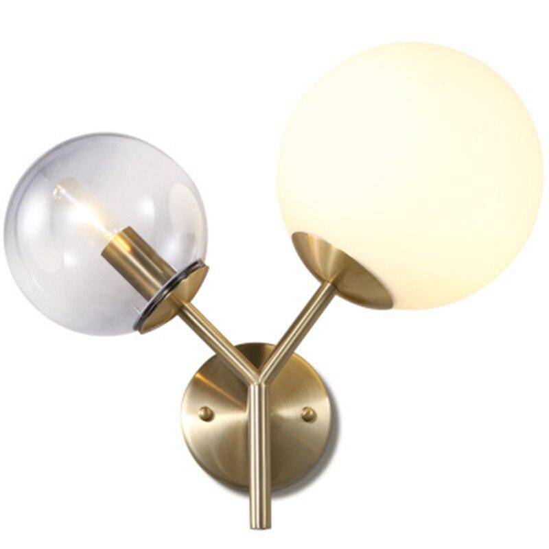 Applique murale LED dorée à deux boules en verre