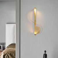 Applique murale LED dorée Moma design