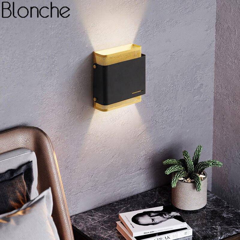 Applique murale LED design en métal doré - Sconce