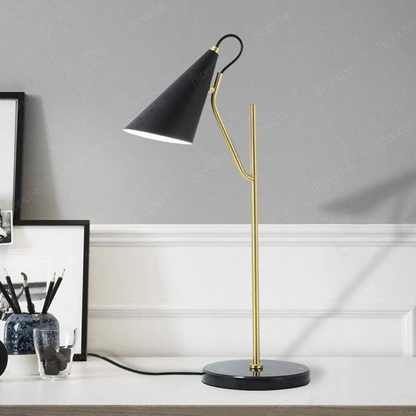 Lampe de table design en marbre avec tube doré LED