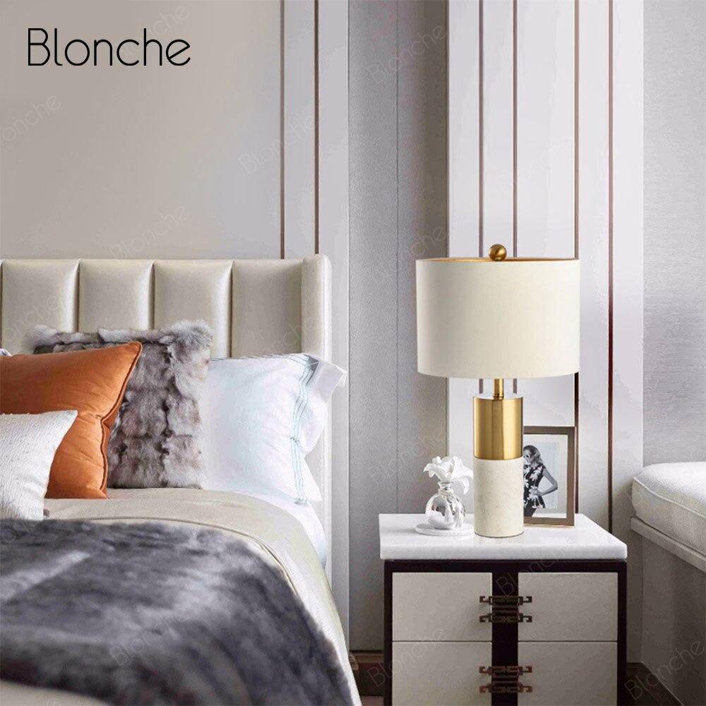 Lampe à poser design LED : Cylindre doré en marbre