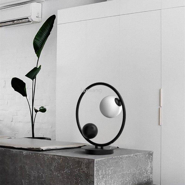 Lampe à poser LED Creative en Belledam.