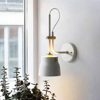 Applique murale design LED, abat-jour arrondi en métal mat