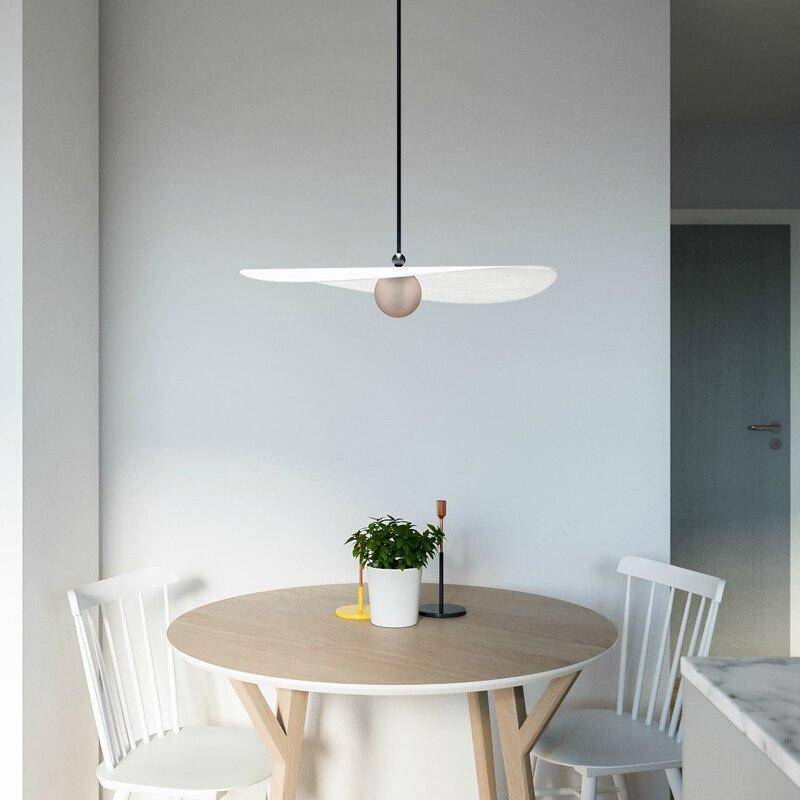 Suspension design LED "Lumina" avec boule métal et abat-jour blanc