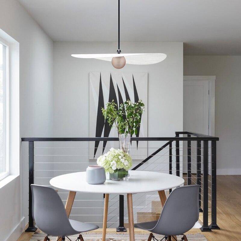 Suspension design LED "Lumina" avec boule métal et abat-jour blanc