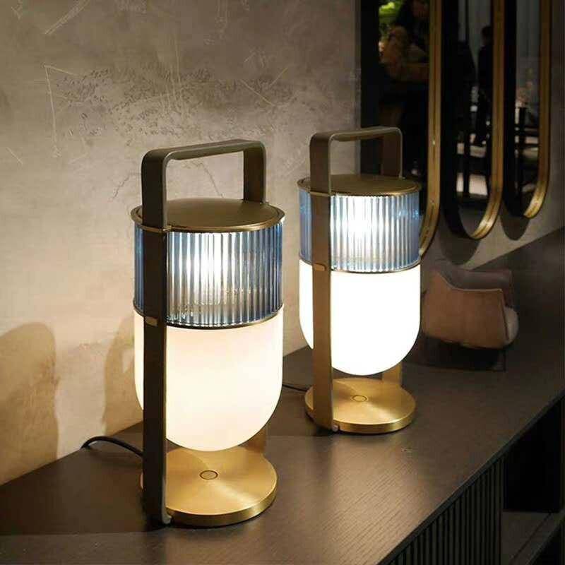 Lampe de table LED en verre style lanterne