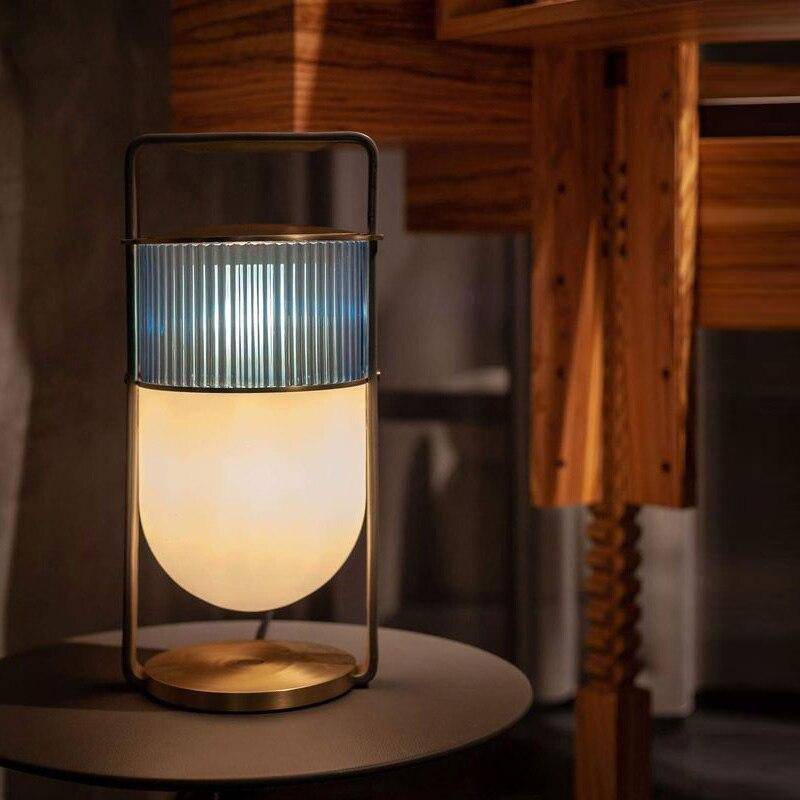 Lampe de table LED en verre style lanterne