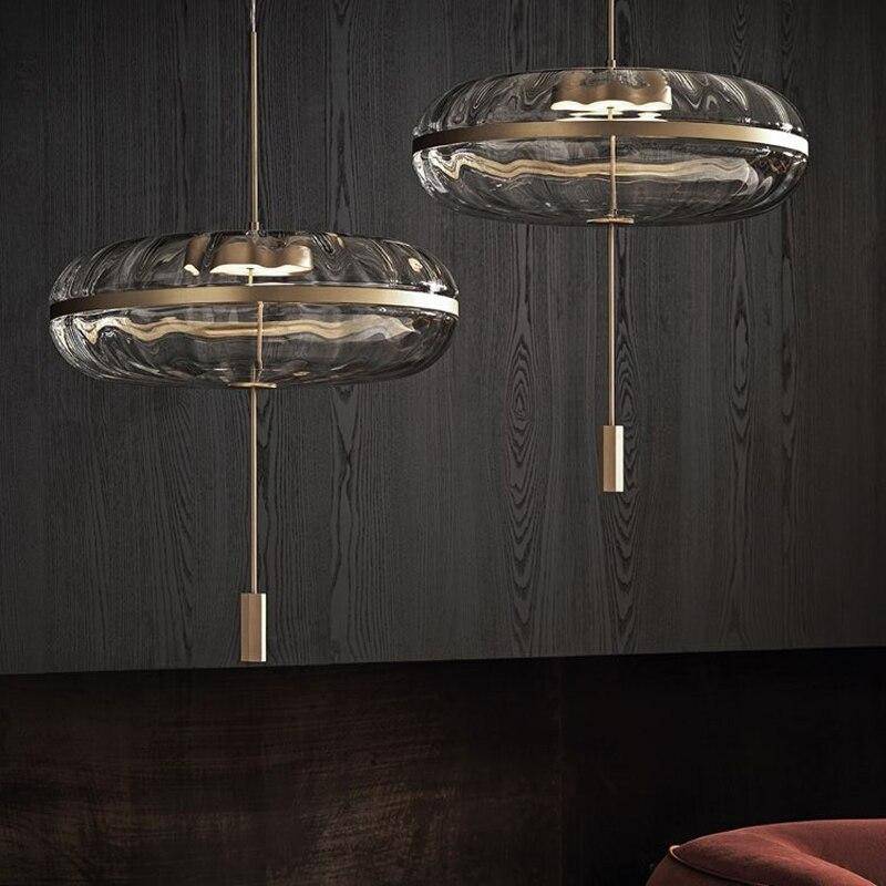 Suspension LED en verre arrondi et doré de Luxe