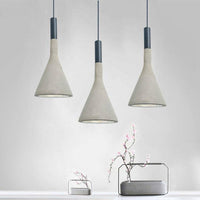 Suspension LED design avec abat-jour conique en ciment