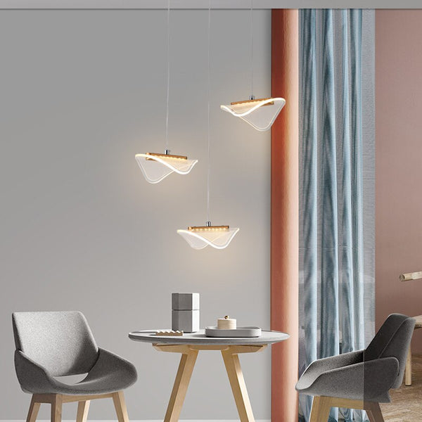 Suspension LED Astrid avec abat-jour blanc raffiné