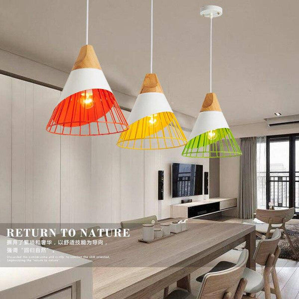 Suspension design en bois et aluminium coloré