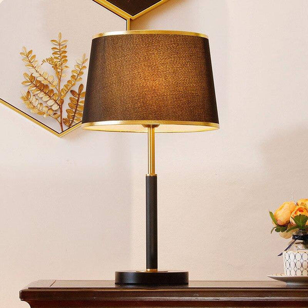 Lampe à poser moderne avec abat-jour doré LED
