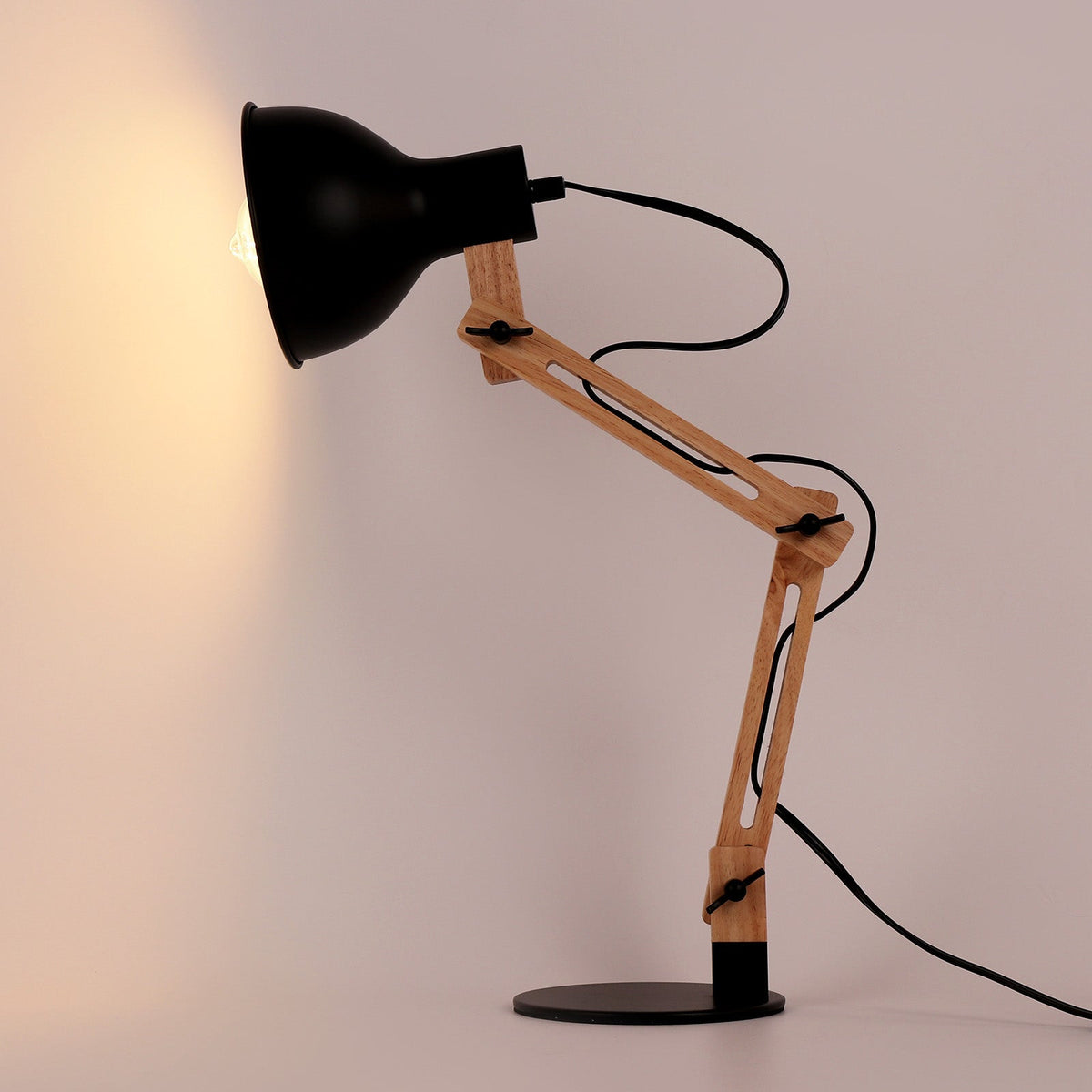 Lampe de bureau Vaz en bois articulée