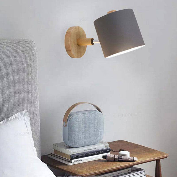 Applique murale LED en bois Nordic : Design moderne avec abat-jour coloré