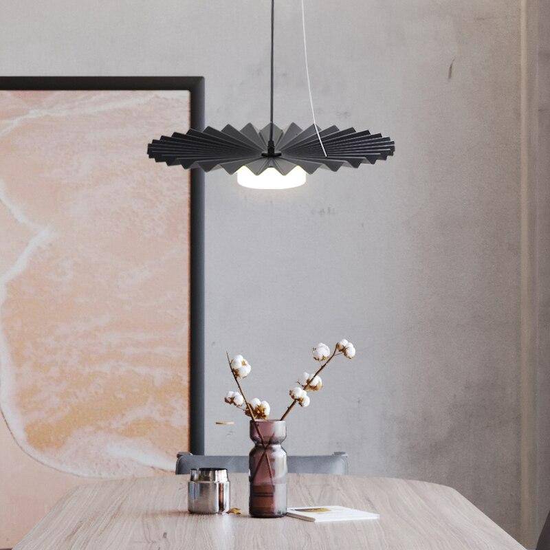 Suspension LED Loft en métal plissé noir