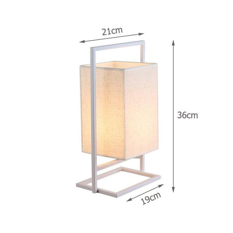 Lampe de bureau rétro blanche en tissu et métal Miot