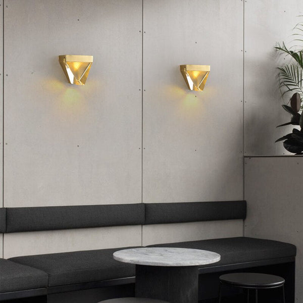 Applique murale moderne Jarrett Pyramide Luxe