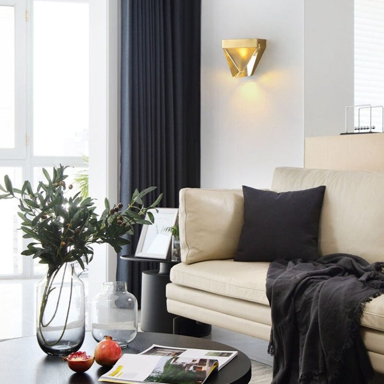 Applique murale moderne Jarrett Pyramide Luxe