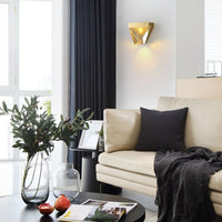 Applique murale moderne Jarrett Pyramide Luxe