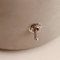 Lampe à poser stylée en ciment gris Lino