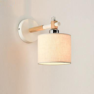 Applique murale design en bois et métal avec abat-jour cylindrique en tissu