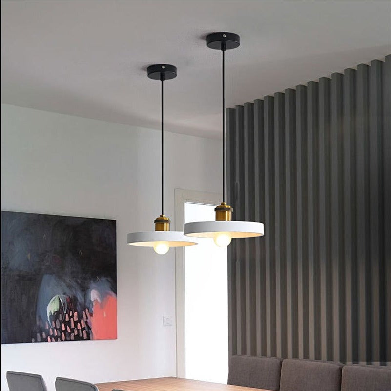 Suspension LED Leesha en métal coloré