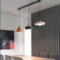 Suspension LED Leesha en métal coloré