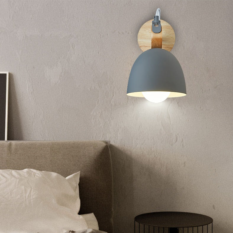 Applique murale moderne Lyra en bois nordic.