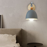 Applique murale moderne Lyra en bois nordic.