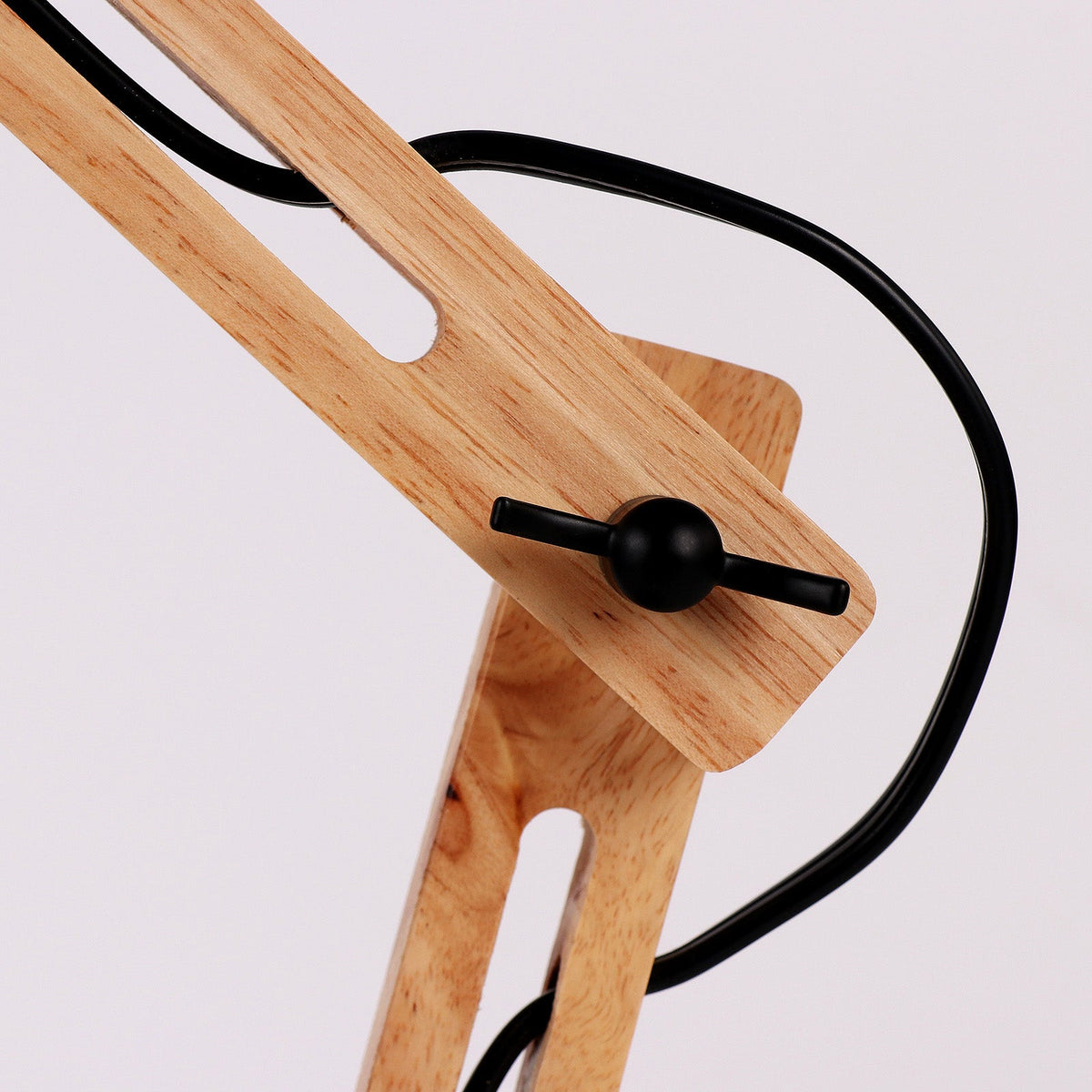 Lampe de bureau Vaz en bois articulée