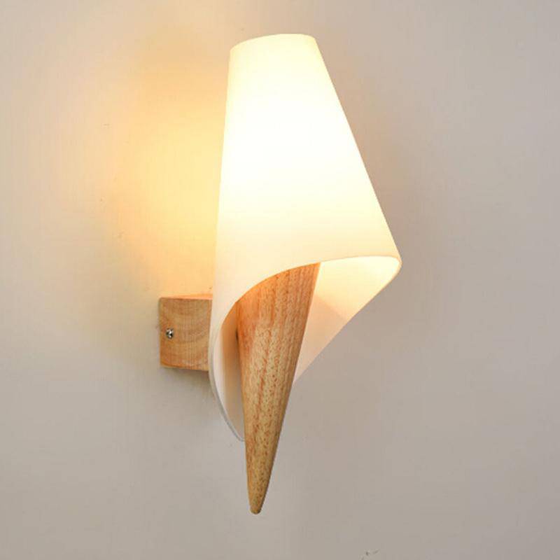 Applique murale design en bois et verre arrondi