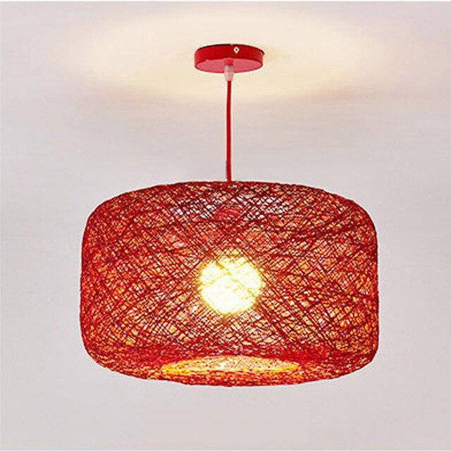 Suspension LED en rotin avec abat-jour coloré