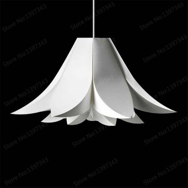 Suspension florale blanche design.