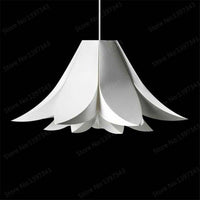 Suspension florale blanche design.