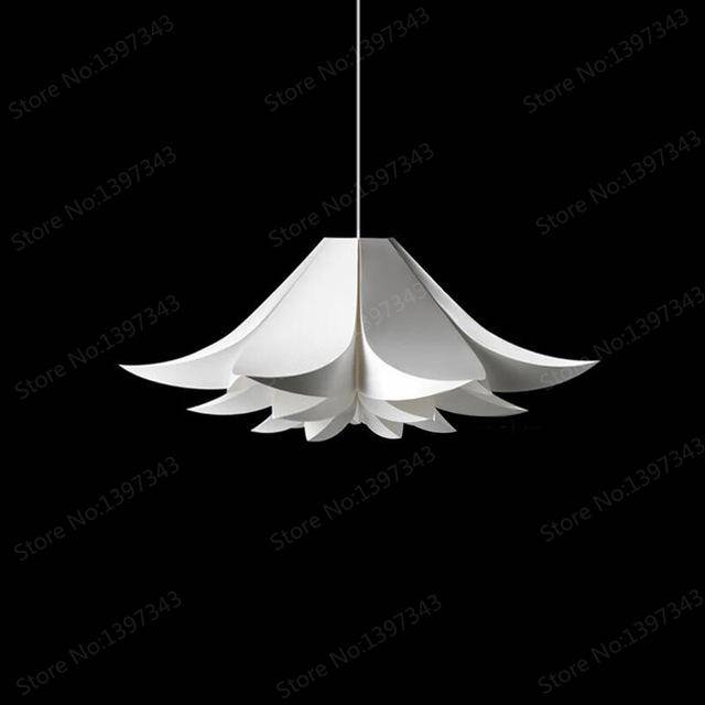 Suspension florale blanche design.