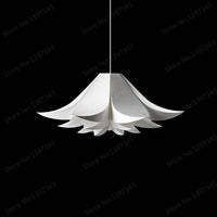 Suspension florale blanche design.