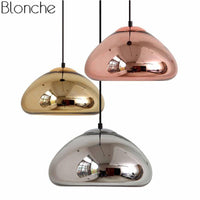 Suspension chromée Xoni: design élégant.
