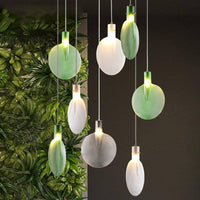 Suspension LED en verre coloré.