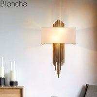 Applique murale LED dorée avec abat-jour blanc de luxe